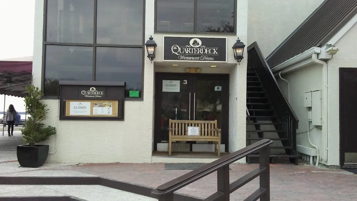 Quarterdeck at Harbour Town — lounge in Harbour Town / Sea Pines, Hilton Head