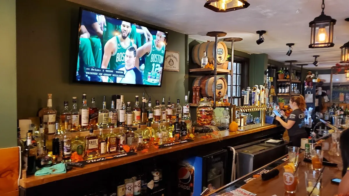 The Whaler's Tavern at New Bedford Harbor Hotel — lounge in Downtown / Whaling District, New Bedford